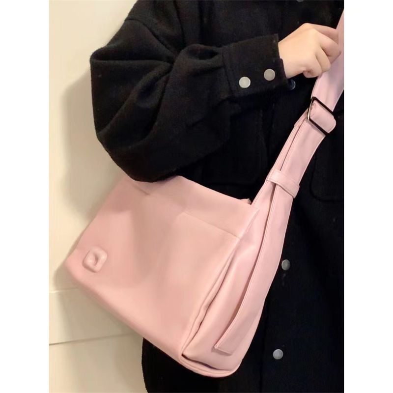 Korean bag women's  new high-end one-shoulder Messenger bag large-capacity underarm bag class commuting tote bag