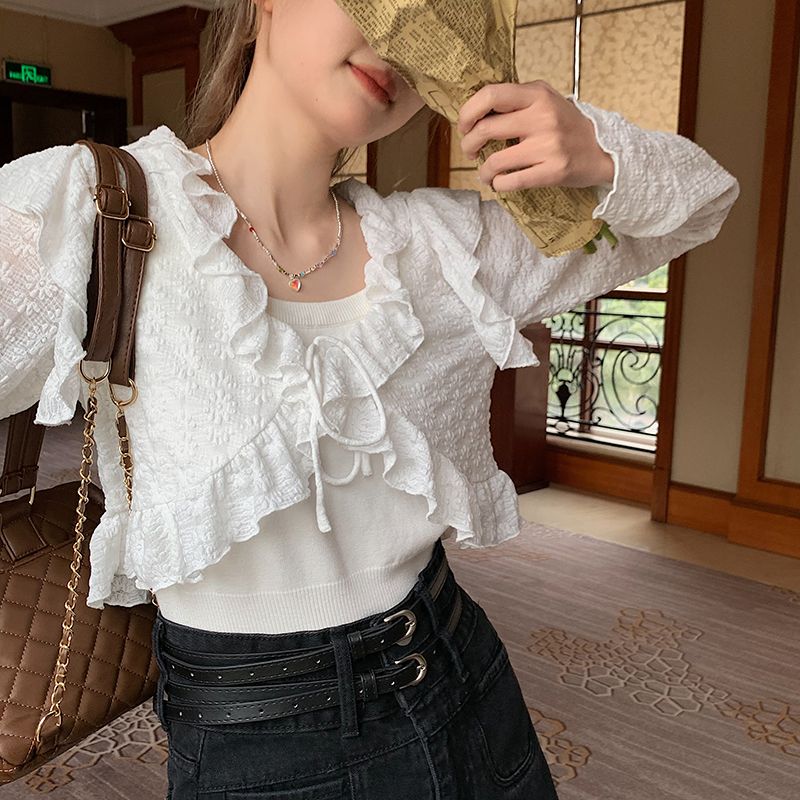 法式復古氣質荷葉邊喇叭袖綁帶蕾絲短款上衣女2023新款春