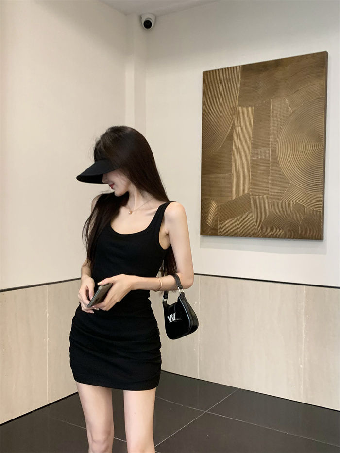 Black camisole dress women's summer hot girl square collar skirt pure desire self-cultivation waist inner bag hip skirt