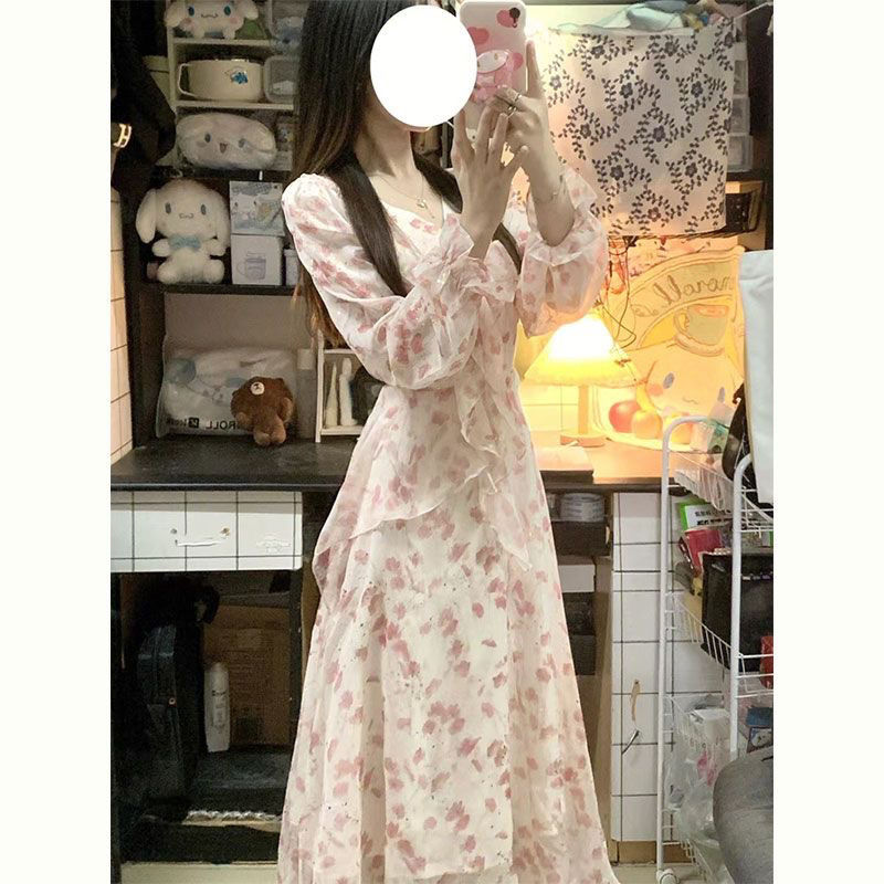 法式v領荷葉邊溫柔國風長袖連衣裙小眾設計長裙女2023年春季新款
