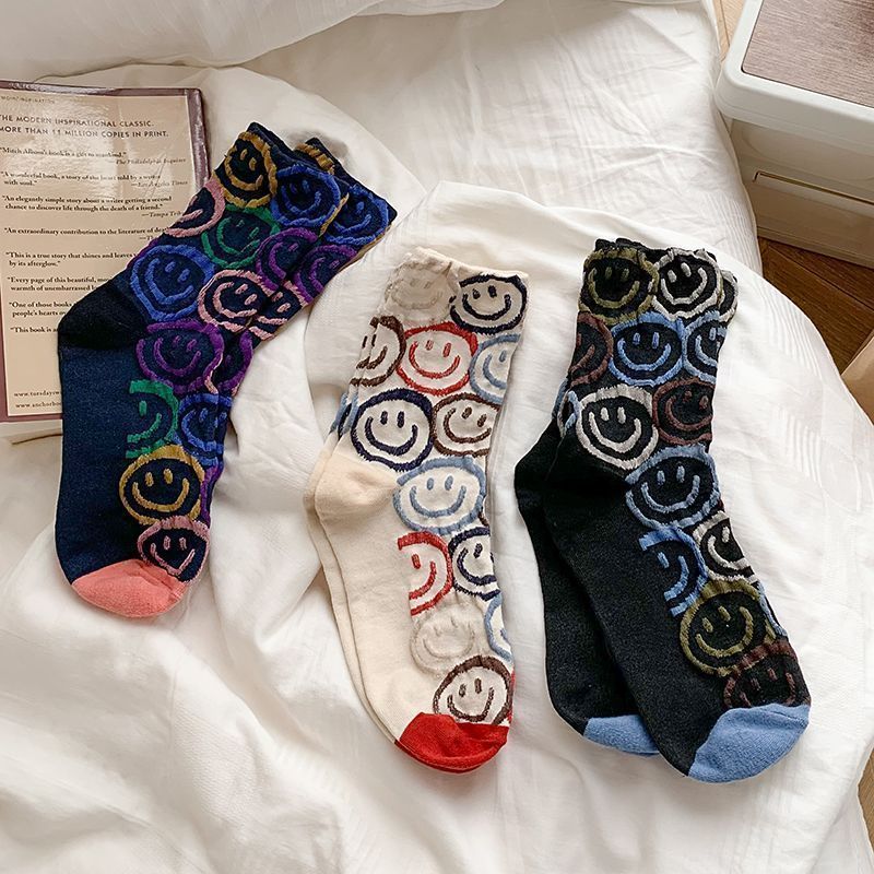 Pleines de chaussettes mi-tubes pour enfants en relief tridimensionnel souriant, styles célèbres sur Internet coréens à la mode sur Instagram,_voghion.com