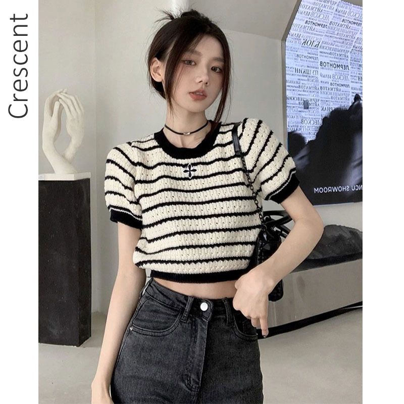 Short-sleeved hot girl front shoulder striped knitted T-shirt women's clothing summer 2023 new American retro bottoming shirt top