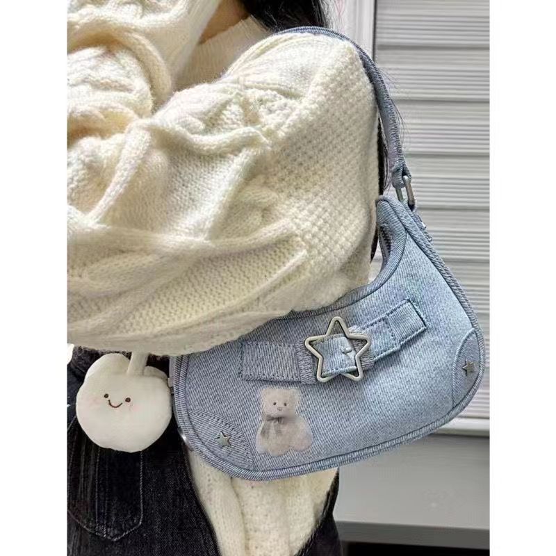 Internet celebrity personality sweet and spicy bag 2023 new simple all-match girl shoulder bag niche commuter portable underarm bag