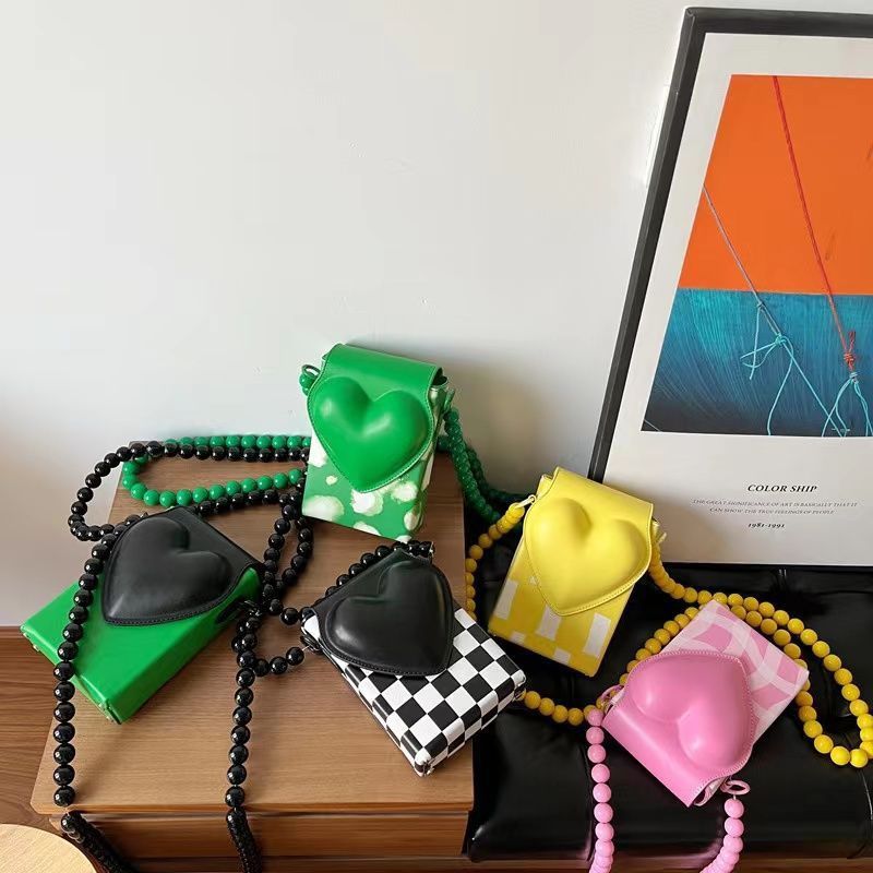 Borsa a tracolla da donna per telefono con catena di perle_voghion.com