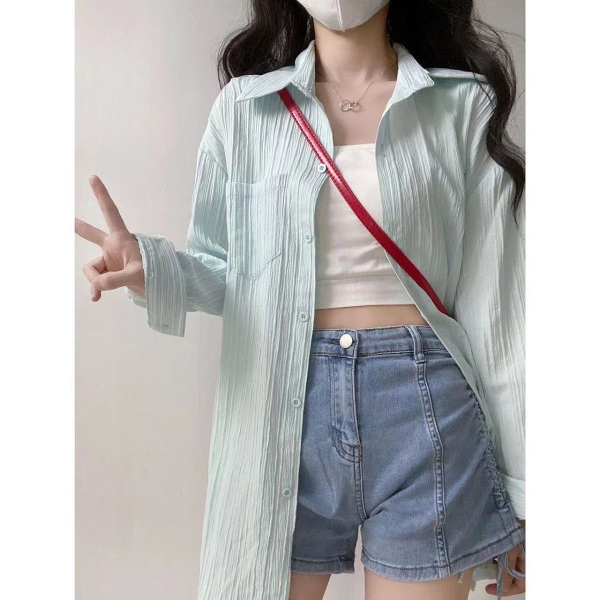 2023 early spring new texture pleated striped shirt women's inner top loose long-sleeved shirt cardigan wear outside