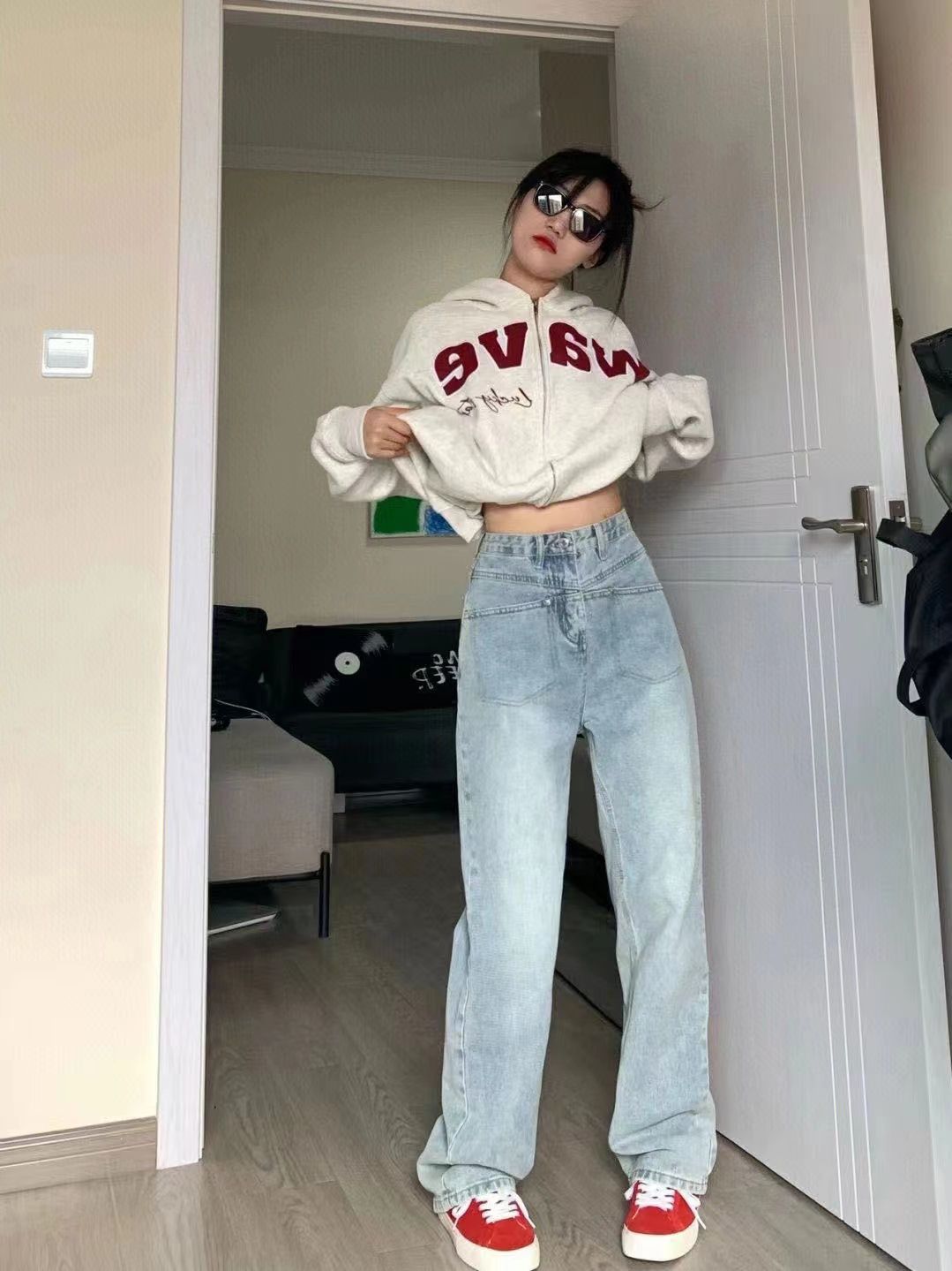 設計感淺色窄版闊腿牛仔褲女2023新款大碼胖mm寬鬆高腰顯瘦直筒褲