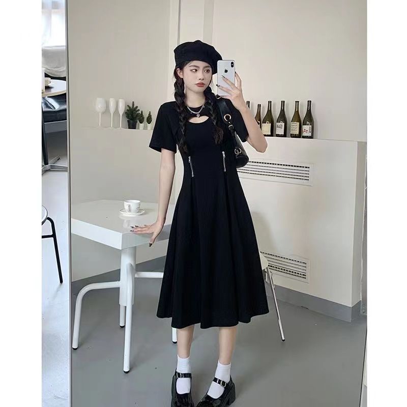 Summer hollow large size fat mm design sense dress female belly cover slimming foreign style age reduction small black dress 200 catties 300