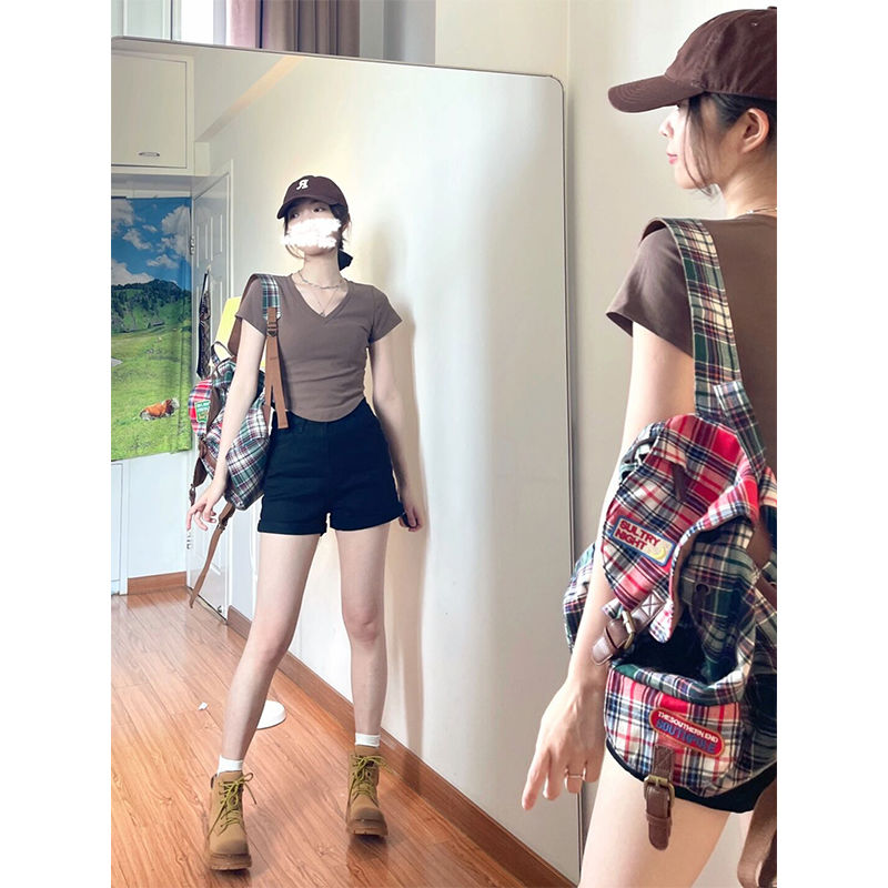 美式大碼正肩短袖t恤女夏季新款小眾設計感不規則v領修身短款上衣