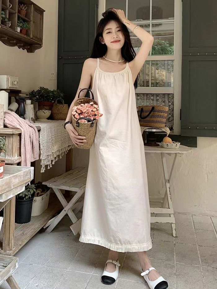 Gentle and windy Su dress spring and summer 2023 new sweet design mid-length suspender dress for women