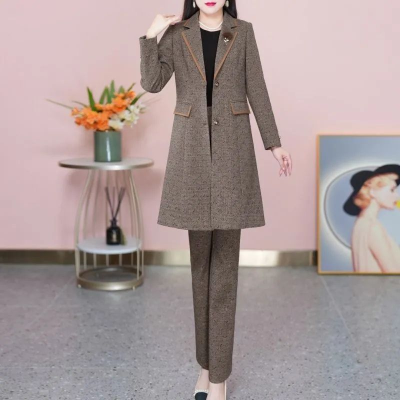 2023 autumn new high-end small fragrant wind suit pants mom dress fashion young age reduction temperament thin three-piece suit