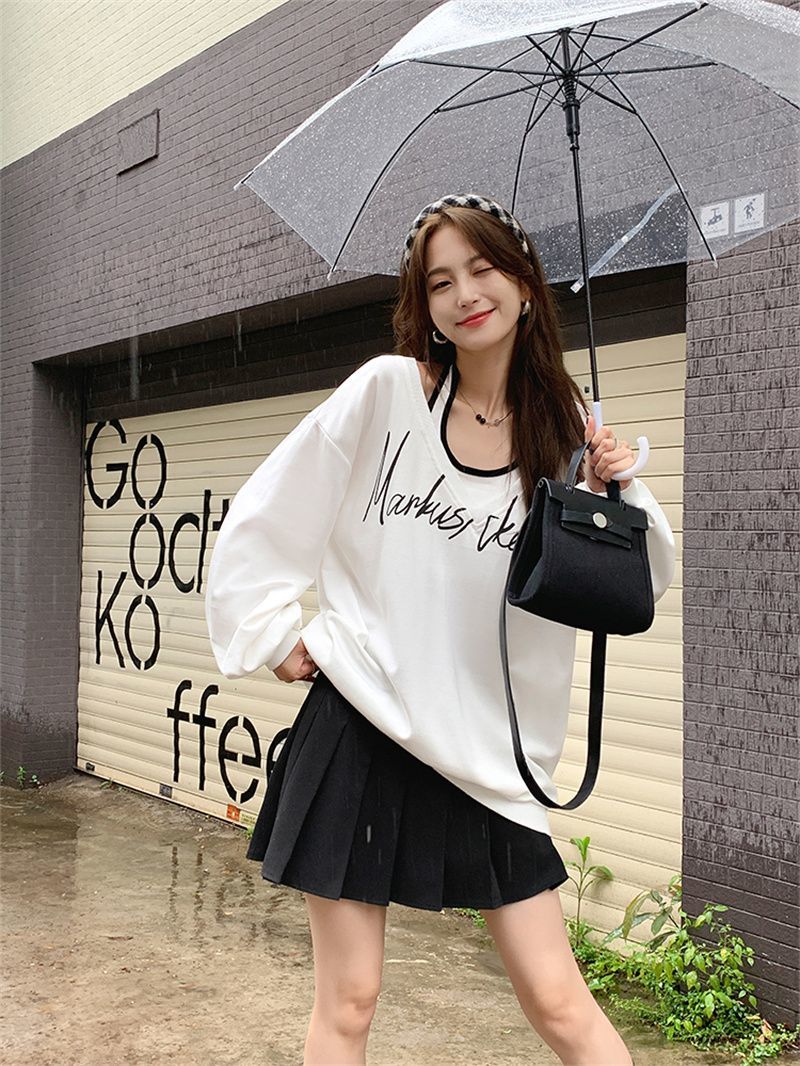 Fat mm spring thin section large size women's white sweater college style layered hanging neck vest two-piece set 200 catties 300