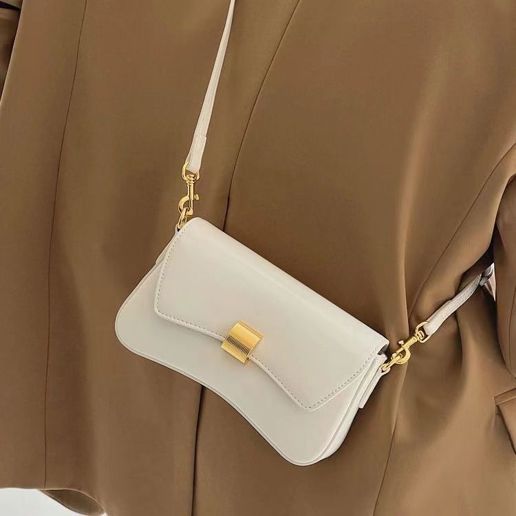 Bag niche French gentle and high appearance female crossbody small shoulder bag Japanese design sense niche most popular bag this year