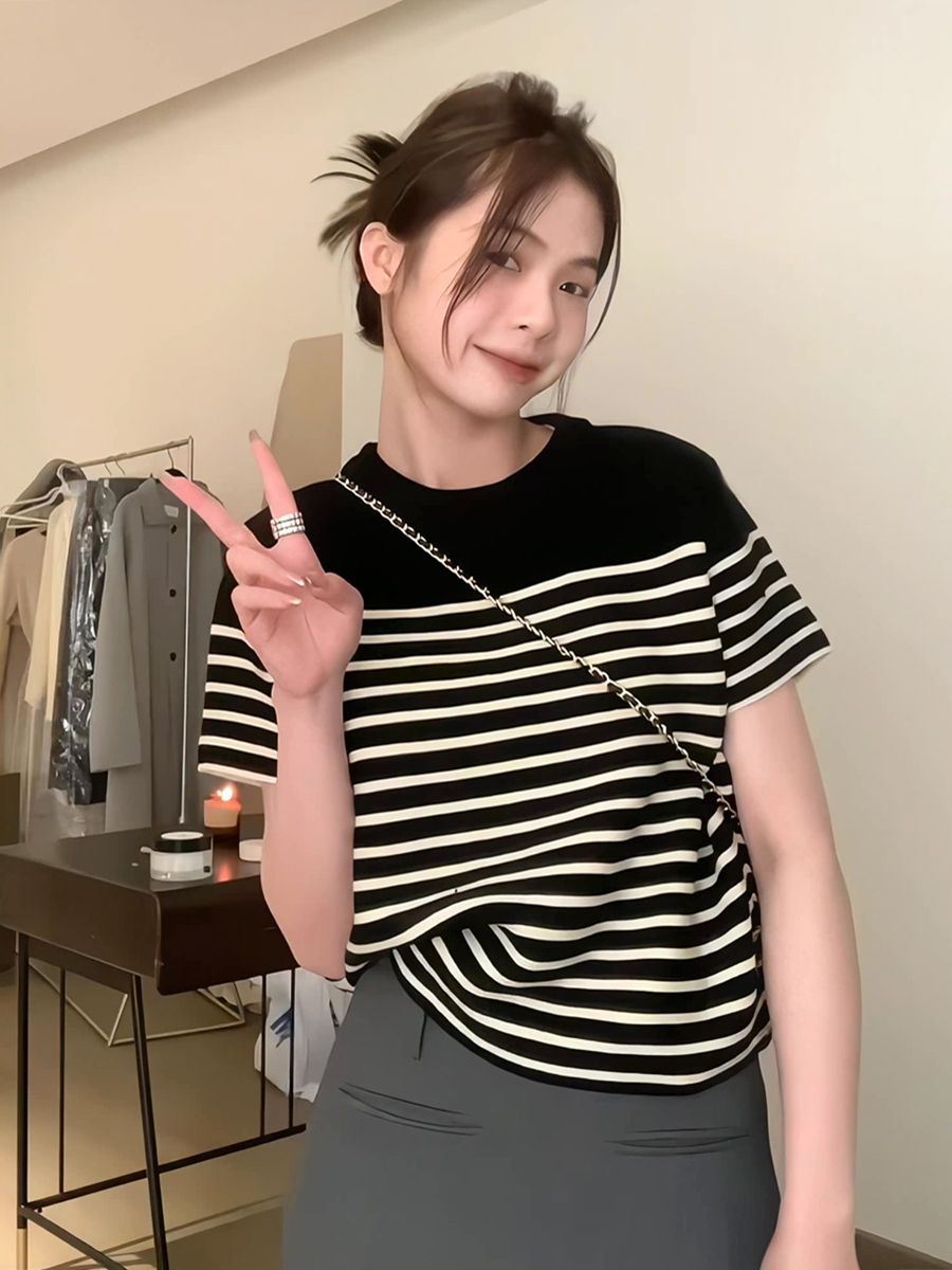 Summer new Korean version of Dongdaemun stripe contrast color ice silk sweater short-sleeved women's loose lazy style simple sweater