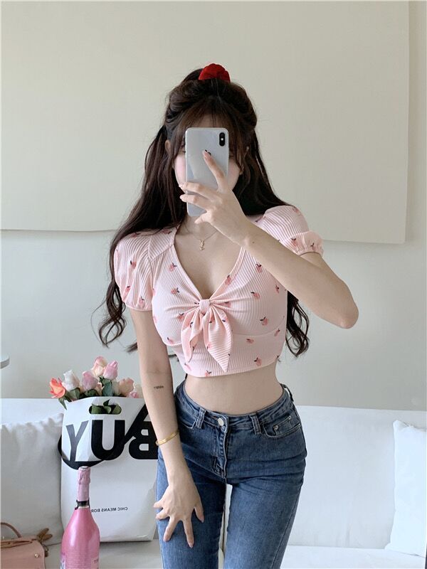 Xiaoxiangfeng babes tight-fitting low-cut t-shirt ladies design sense summer short deep V-neck puff sleeve crop top