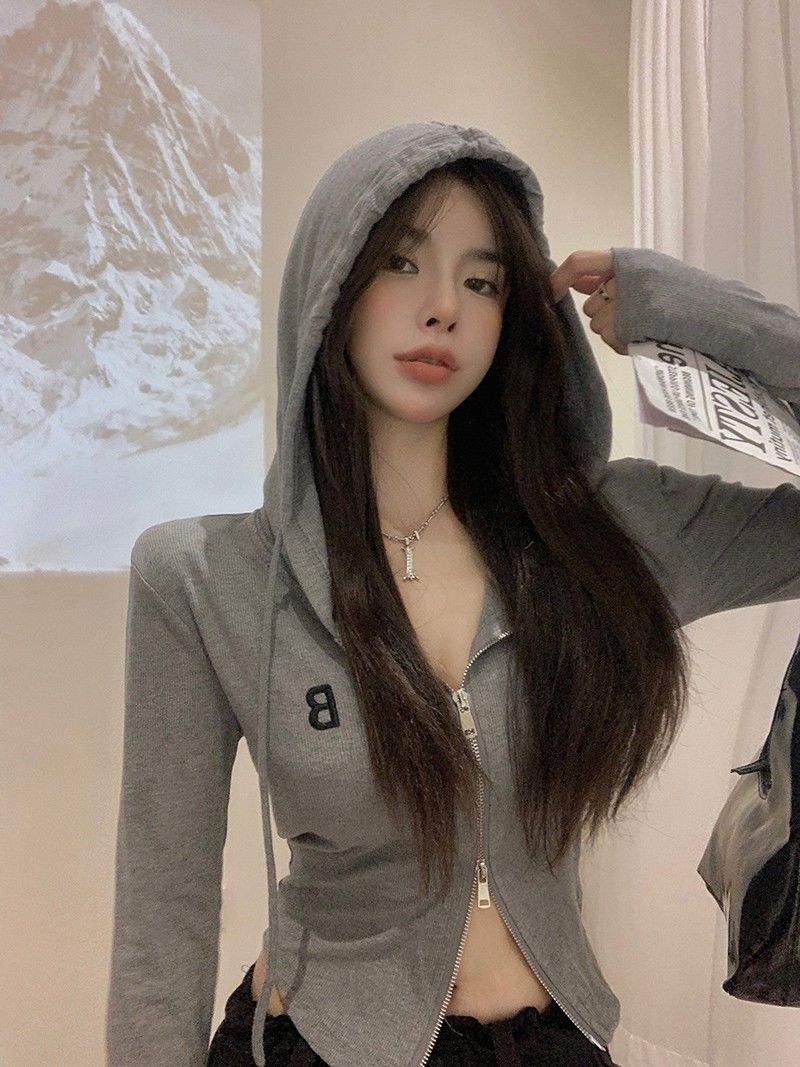 Open spring jacket niche design sense American hot girl top spring and autumn casual wear hooded pullover short T-shirt