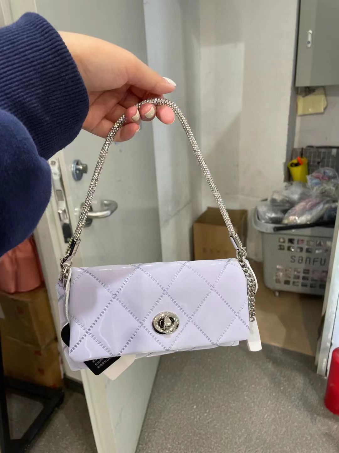 Sanfu's same style rhinestone chain rhombus small square bag 2023 new versatile lock buckle single shoulder diagonal handbag