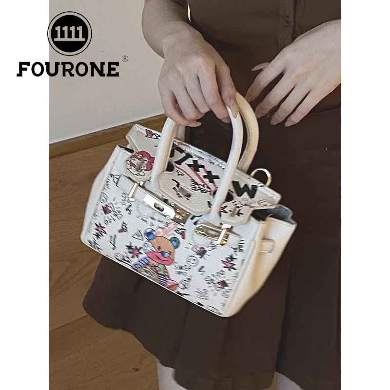 Niche design graffiti bear fashion Kelly bag casual cartoon handbag crossbody shoulder bag