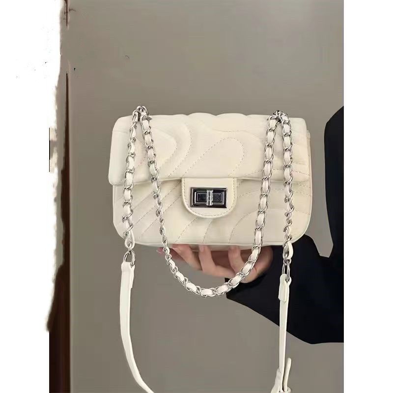 Madou Goddess O This year's popular small fragrance chain bag exquisite small bag female fashion all-match rhombus Messenger bag