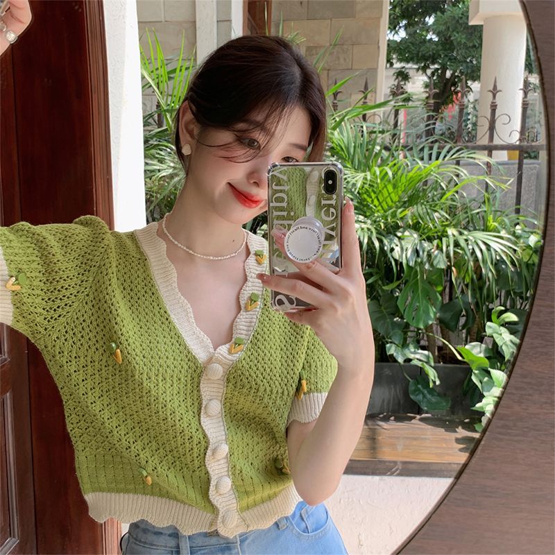 Sweet V-neck lace short-sleeved knitted sweater women's summer 2023 new design sense gentle wind short temperament cardigan