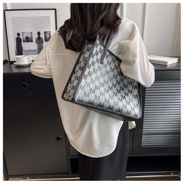Available Stock Bags, USD 10/Piece Ready To Ship Popular Bag Women'S Summer Fashion Jelly Bag Shoulder Tote Bag Handbag