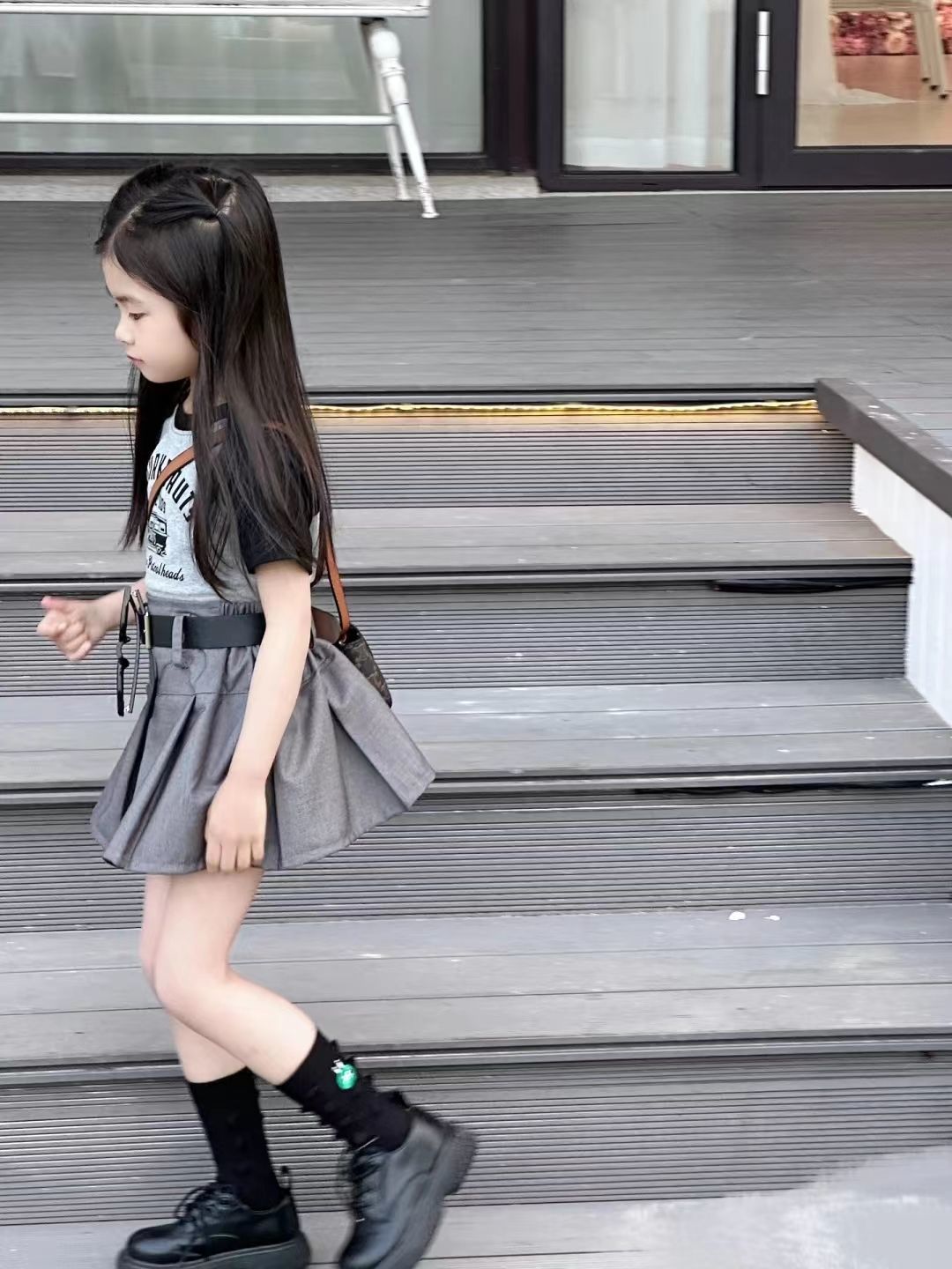 Girls  summer new suit skirt letter print raglan short sleeves + gray skirt baby girl pleated skirt