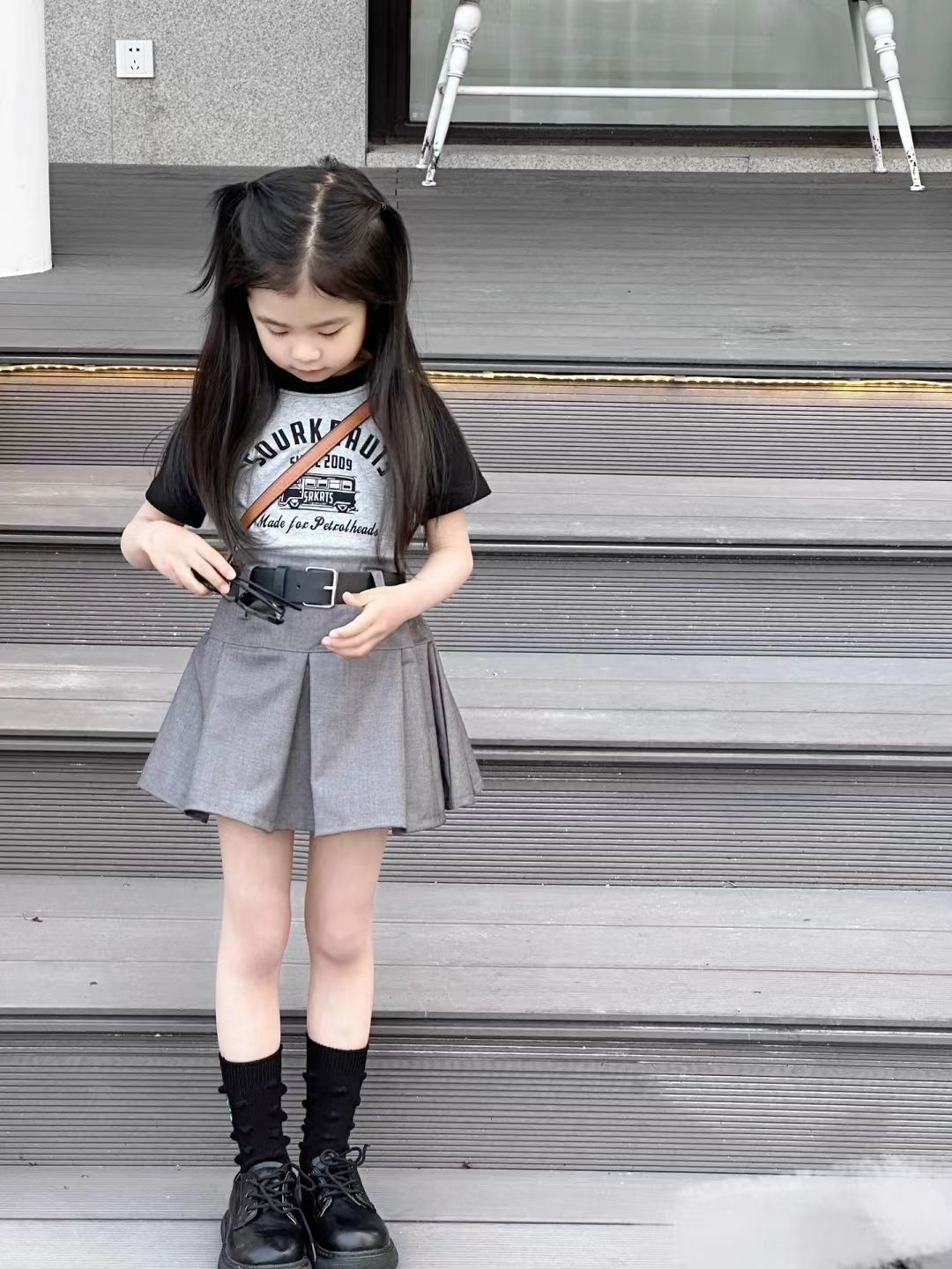 Girls  summer new suit skirt letter print raglan short sleeves + gray skirt baby girl pleated skirt