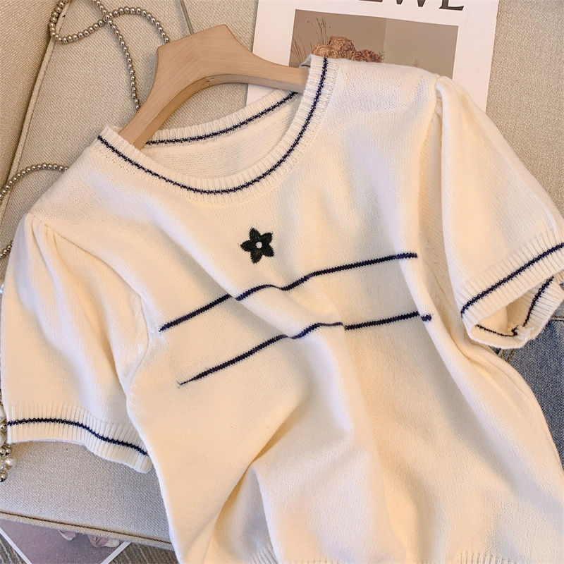 Xiaoxiangfeng retro bubble short-sleeved ice silk sweater top design sense niche front shoulder short-sleeved T-shirt female summer