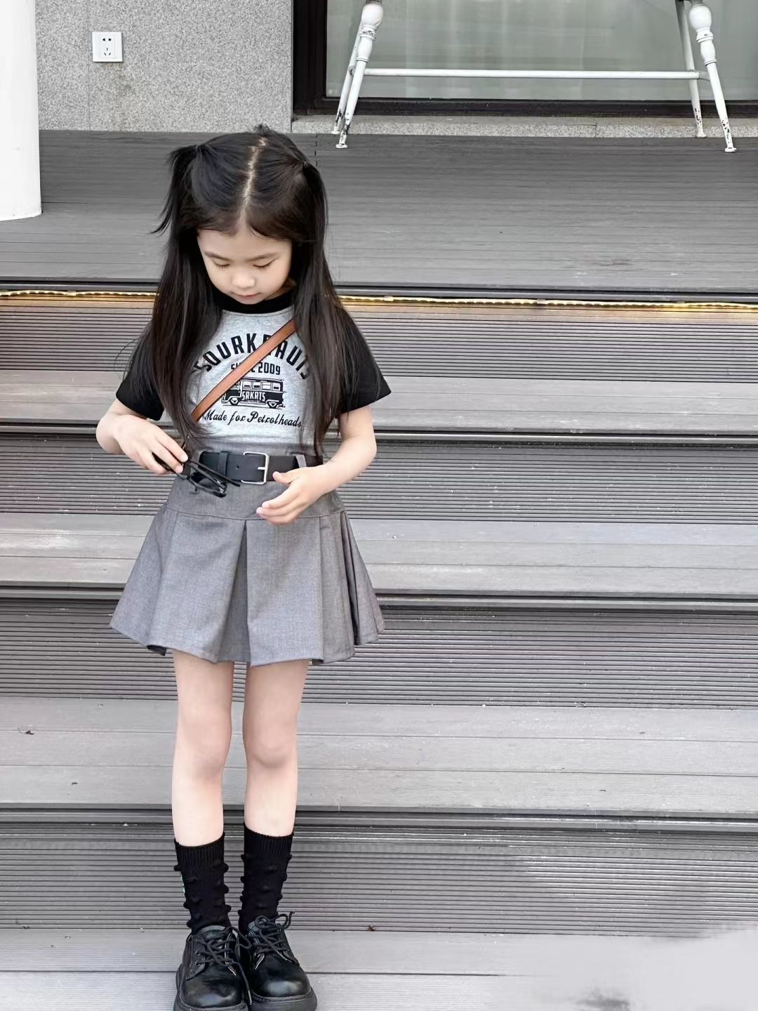 Girls  summer new suit skirt letter print raglan short sleeves + gray skirt baby girl pleated skirt