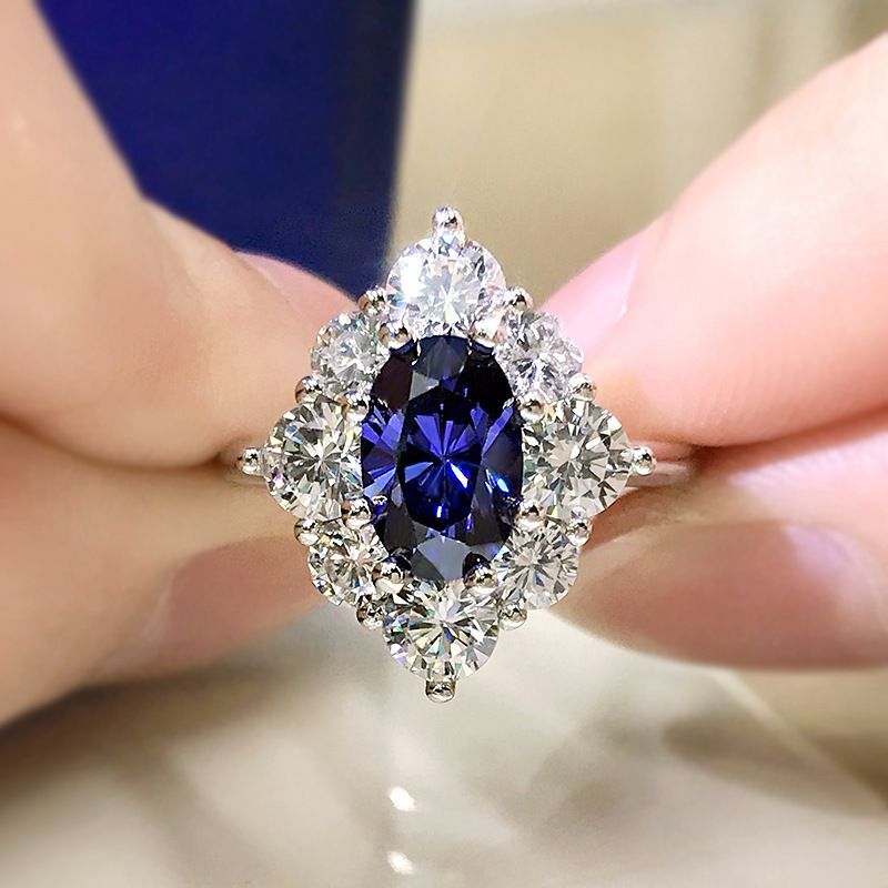Luxuriöser Eiförmiger Saphir Zirkonia Ring Designerschmuck_voghion.com
