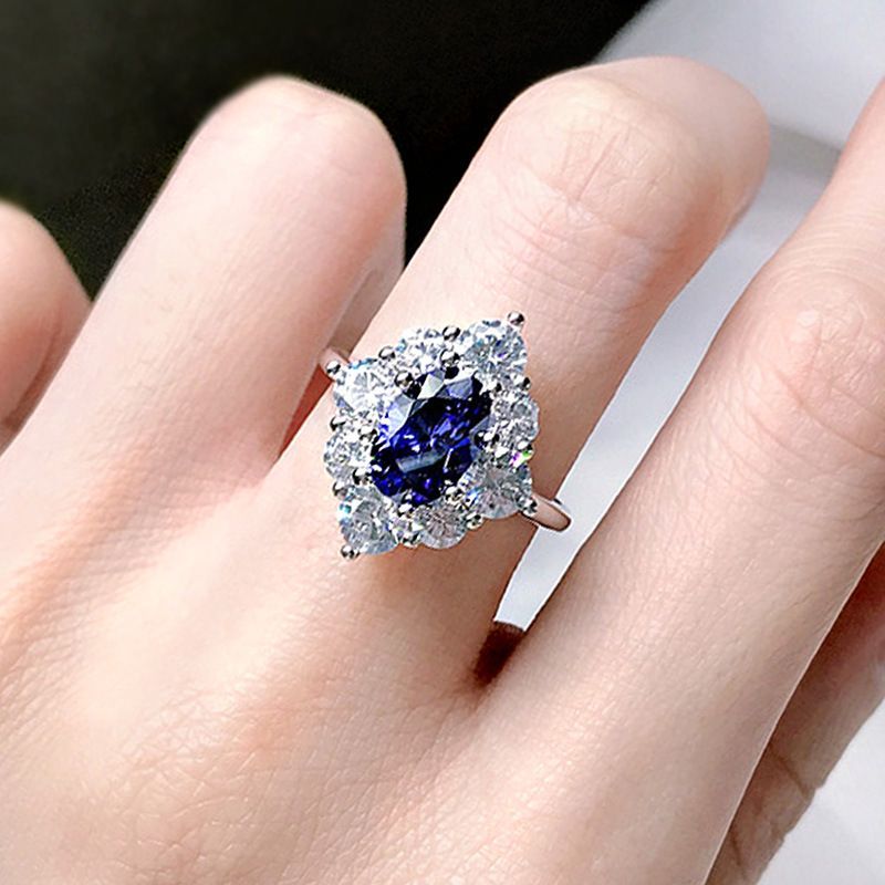 Luxuriöser Eiförmiger Saphir Zirkonia Ring Designerschmuck_voghion.com