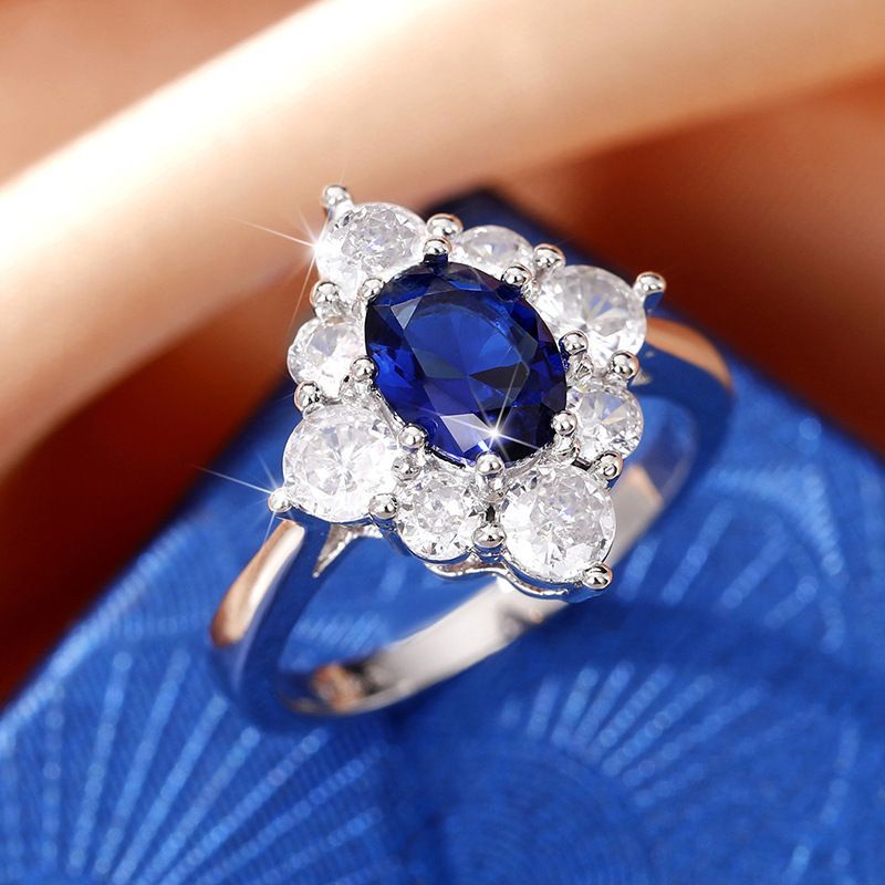 Luxuriöser Eiförmiger Saphir Zirkonia Ring Designerschmuck_voghion.com