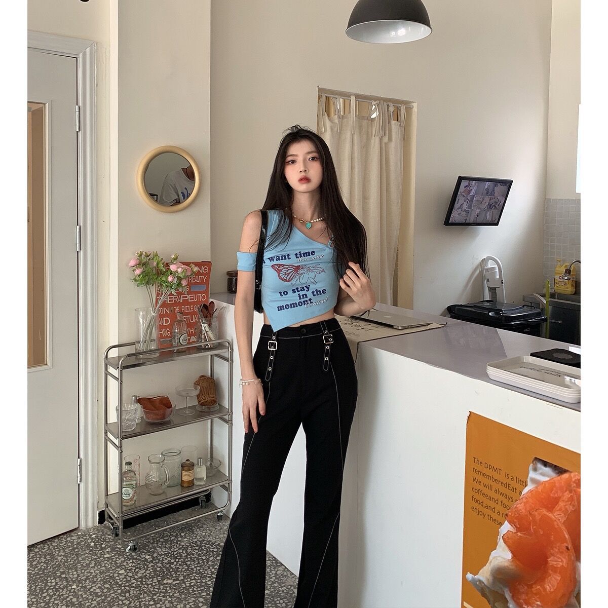 Design sense American sweet cool babes tight-fitting t-shirt female students summer irregular off-the-shoulder short leaky waist top tide