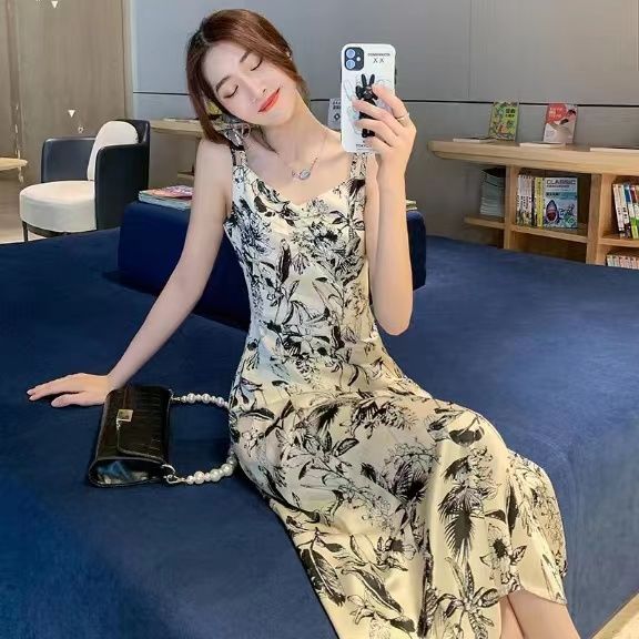 吊帶碎花連衣裙女2023夏季新款無袖內搭媽媽V領中長款寬鬆裙子女