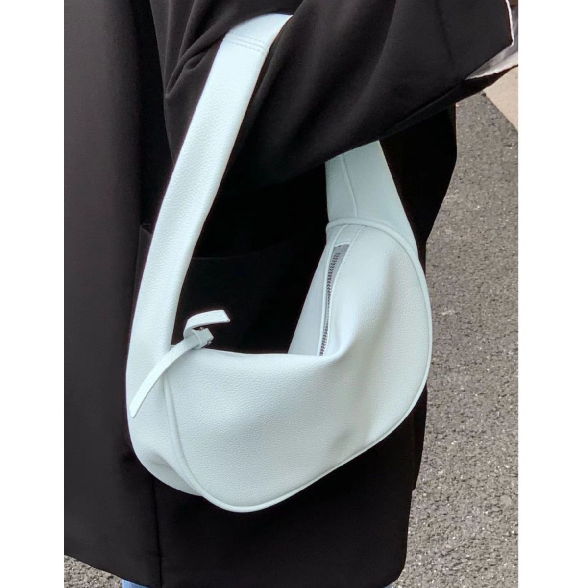 Soft blue underarm bag women's 2023 summer new niche simple all-match tote bag portable shoulder bag