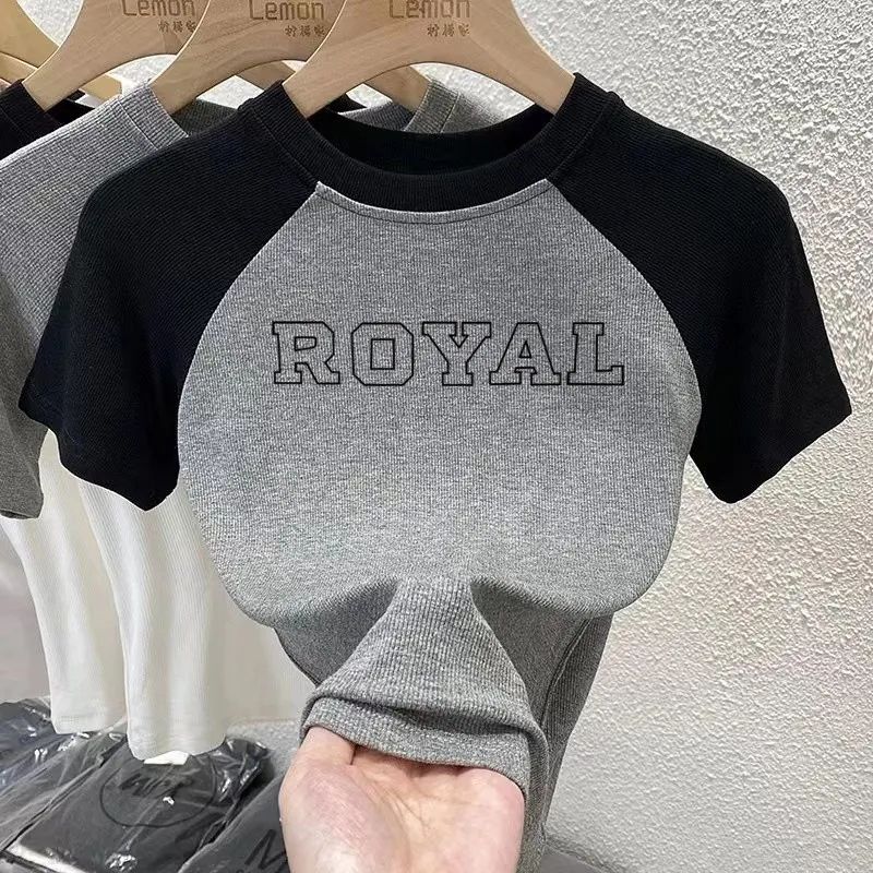 High-end front shoulder short-sleeved t-shirt women's summer Korean version of the new design sense of contrast color printing slim fit unique top