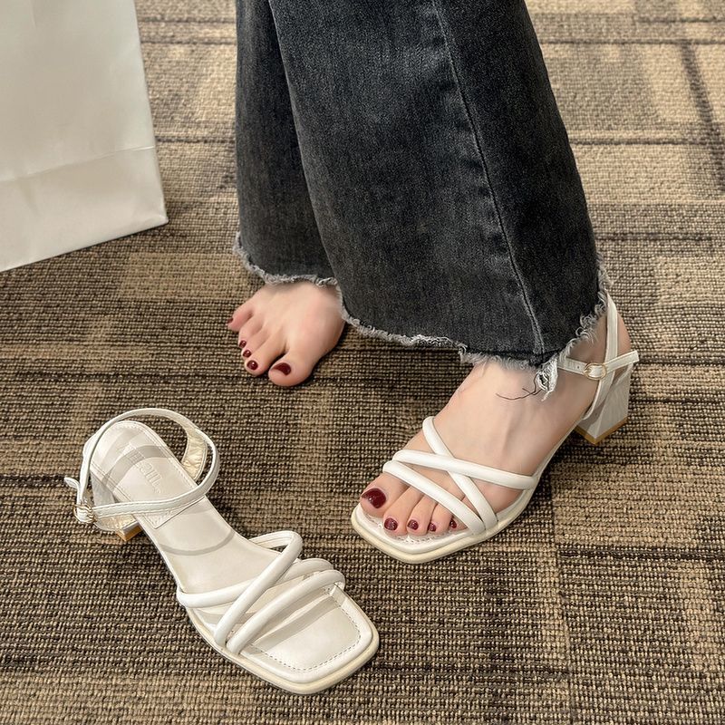 法式气质米白色凉鞋女年夏季新款一字式扣带粗跟高跟罗马鞋