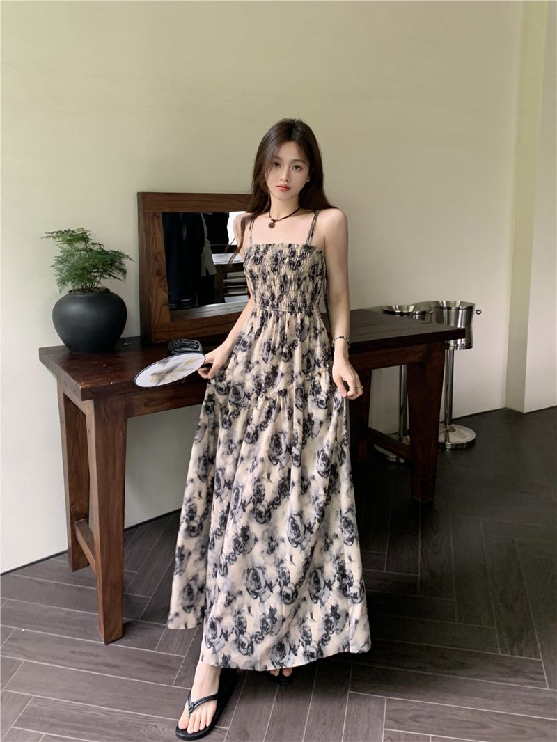 2023 summer new temperament waist French retro rose floral suspender skirt long dress female