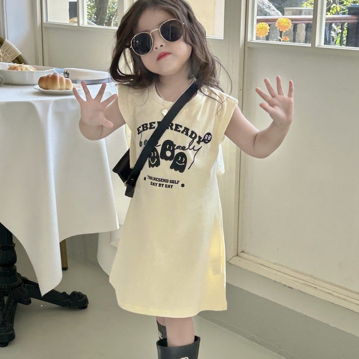 Girls sleeveless dress  summer new children's clothing fun graffiti back hollow children's mid-length T-shirt dress