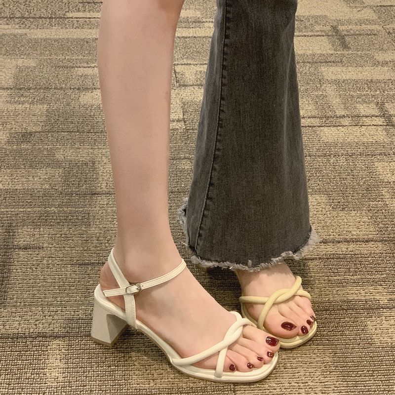 French one-word belt high-heeled sandals female 2023 new summer thick heel fashion with skirt medium heel temperament square heel
