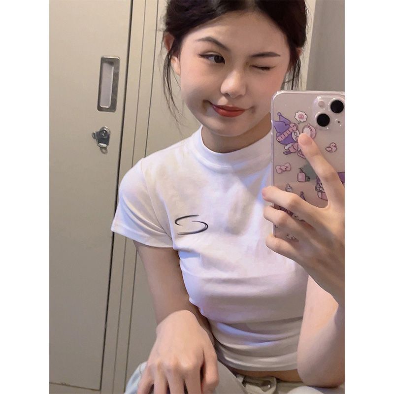 Hot girl front shoulder white short-sleeved t-shirt female ins slim fit niche design sense short Hyuna wind top hot girl