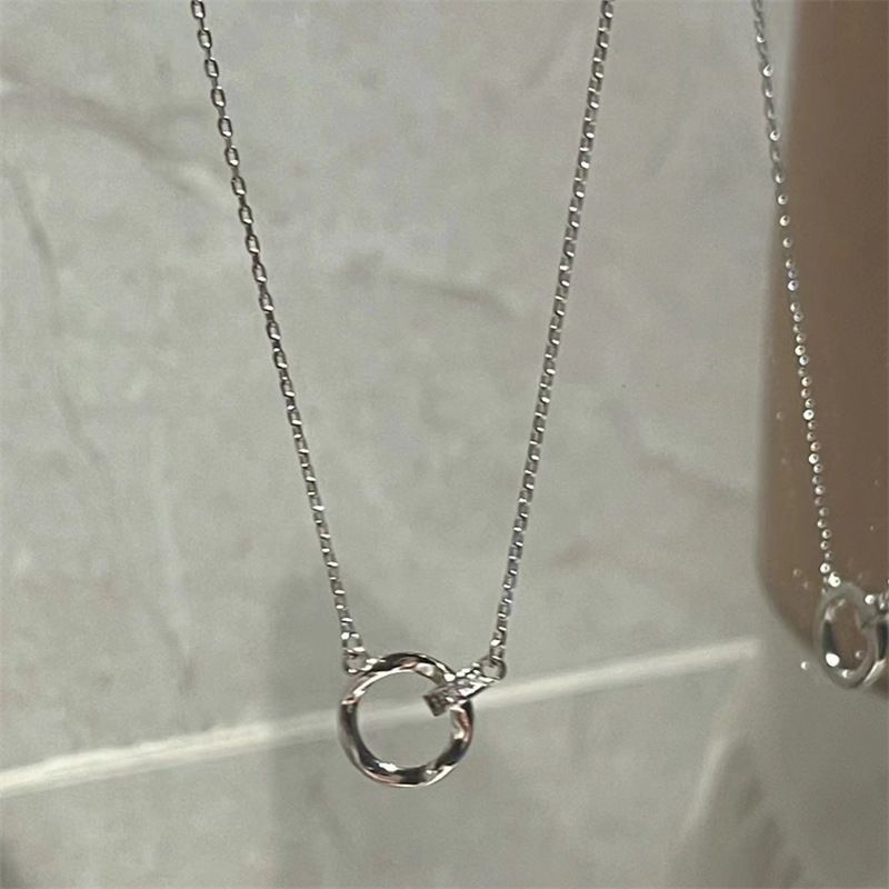 Mobius interlocking necklace women's light luxury high-end design niche collarbone chain couple girlfriends necklace