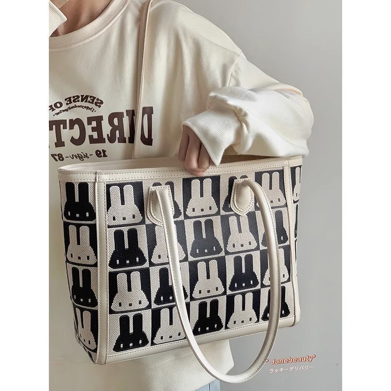 Large-capacity bag women's  new spring and summer all-match texture shoulder bag cute rabbit print commuting tote bag