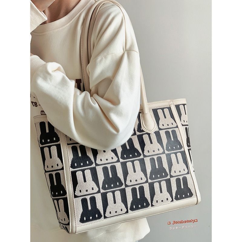 Large-capacity bag women's  new spring and summer all-match texture shoulder bag cute rabbit print commuting tote bag