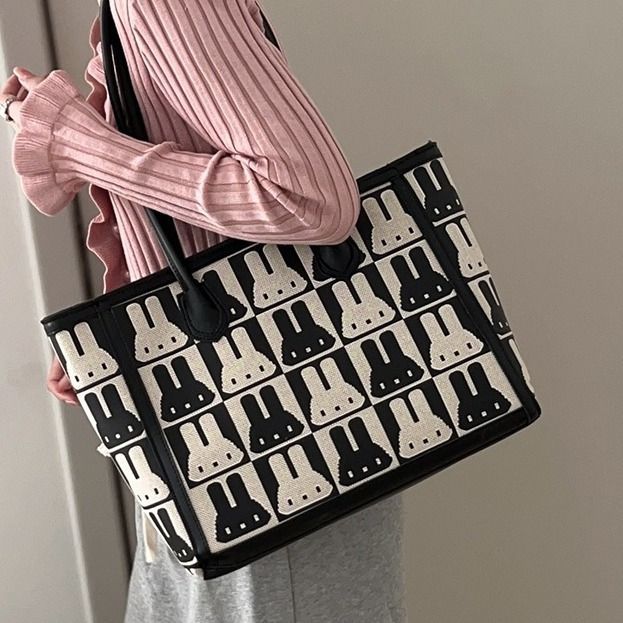 Large-capacity bag women's  new spring and summer all-match texture shoulder bag cute rabbit print commuting tote bag