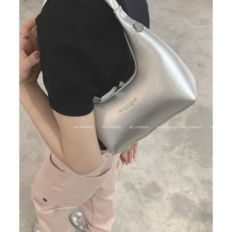 小眾質感腋下包包女2023新款潮時尚銀色新月包高級洋氣手提斜挎包