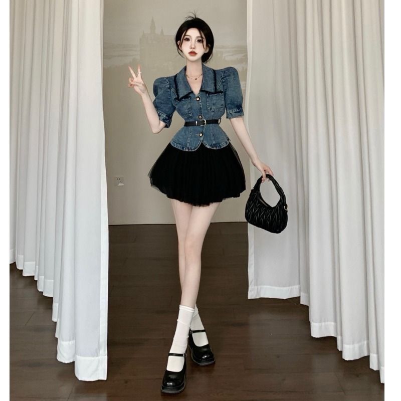 Hong Kong-style, high-end, stylish, trendy two-piece suit with puff-sleeved denim top, high-waisted puff skirt and short skirt for reducing age.