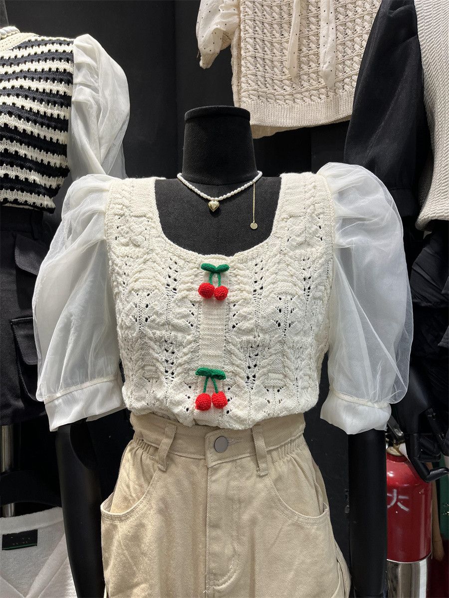 Chic three-dimensional cherry mesh sleeve splicing short knitted sweater women's 2023 summer new square neck short-sleeved top"