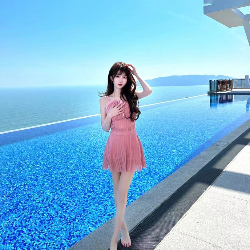 One-piece swimsuit female conservative hot girl super fairy cover belly anti-light ins net red wind cover meat thin vacation swimsuit