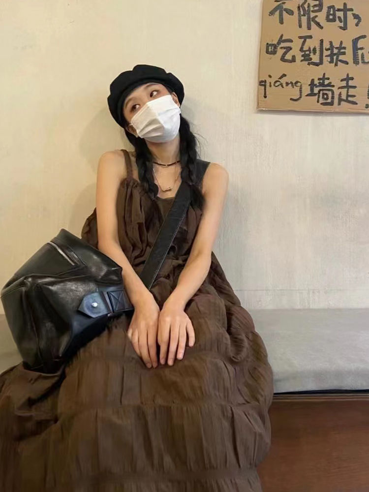 港風復古寬鬆顯瘦減齡棕色連衣裙女學生夏季新款韓版中長款吊帶裙