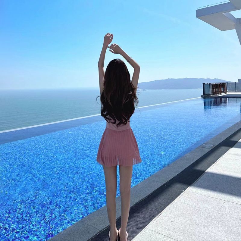 One-piece swimsuit female conservative hot girl super fairy cover belly anti-light ins net red wind cover meat thin vacation swimsuit